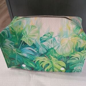 Tropical Green Leaf Print tissue holder